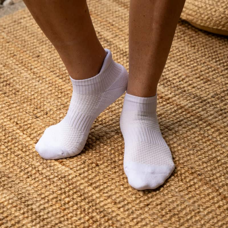 FlexRelief™ Ankle Compression Socks – White