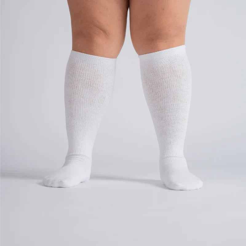 Padded Easy-Stretch Knee High Socks – White
